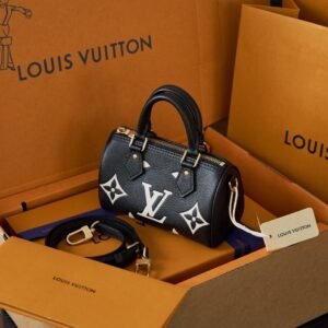 Minimalist Metal-Hinge Clutch