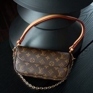 Wallet On Chain Ivy Monogram Canvas