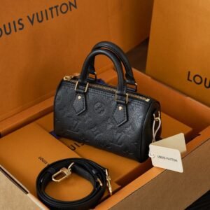 Signature Clasp Minaudière