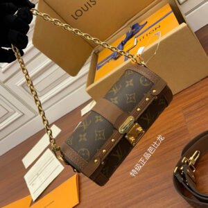 Structured Frame Valise